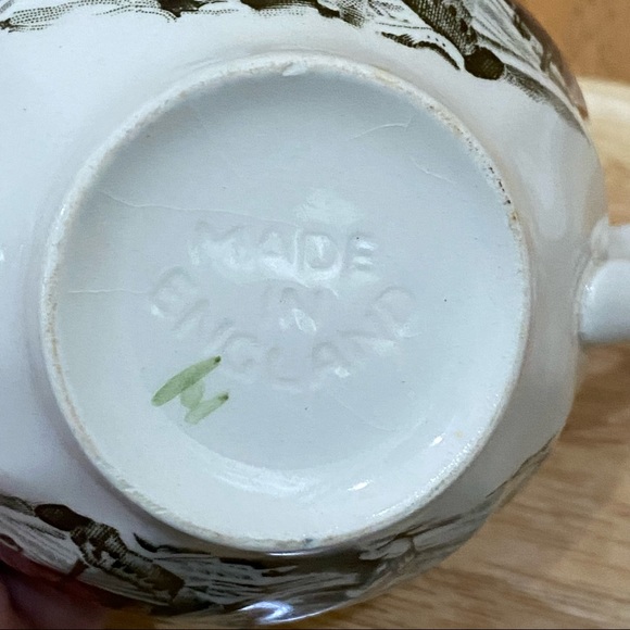 Vintage Johnson Bros The Friendly Village The Ice House Cup and Saucer Tea Set - Picture 11 of 12